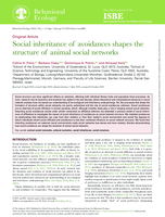 Social inheritance of avoidances shapes the structure of animal social networks